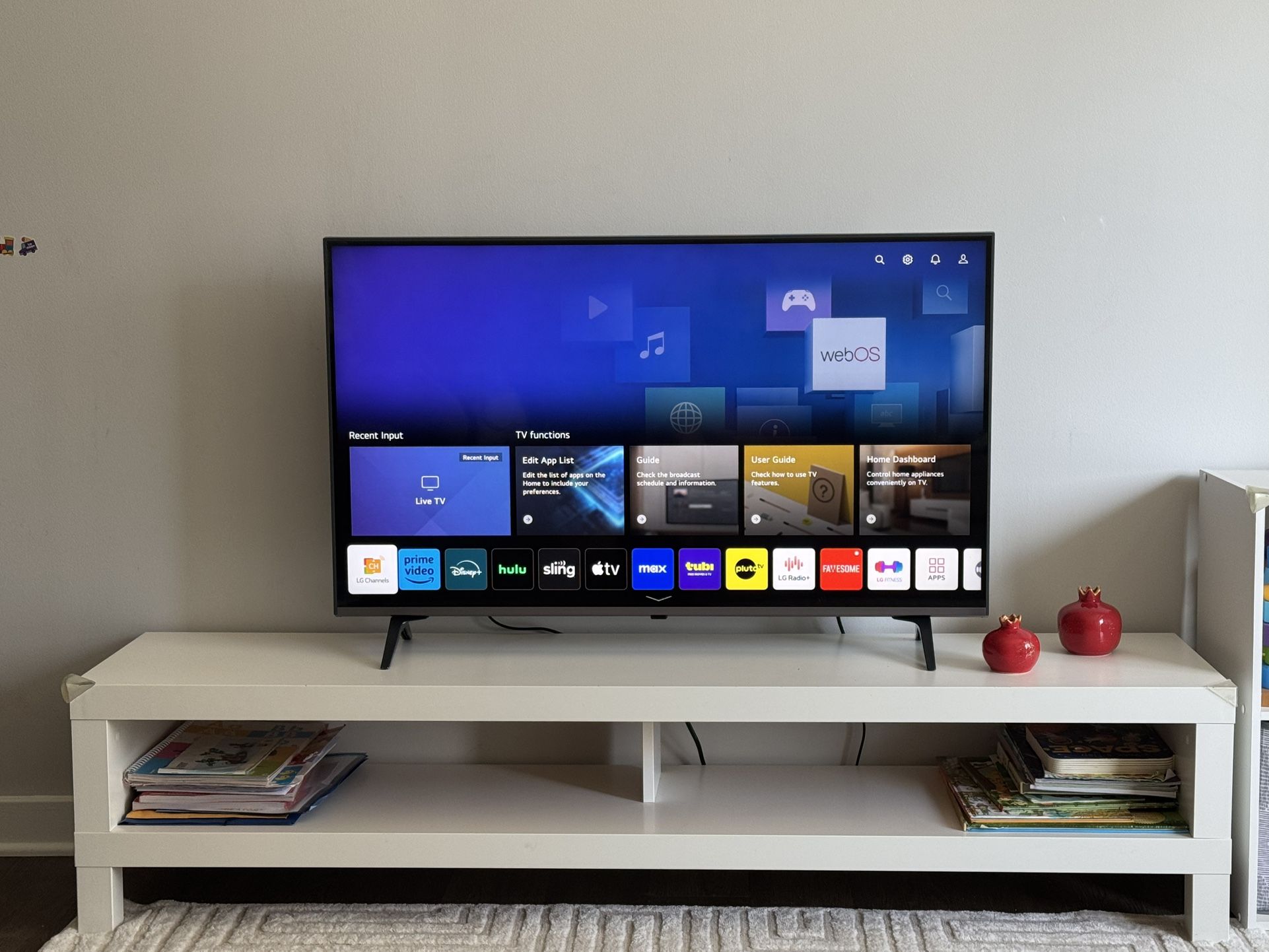 Tv LG and TV stand