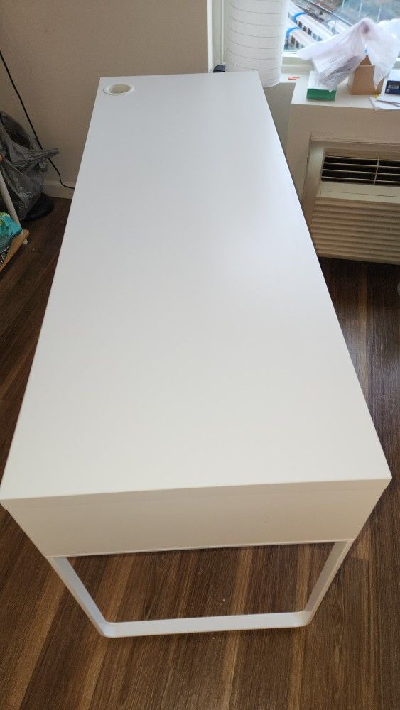 Ikea MICKE desk