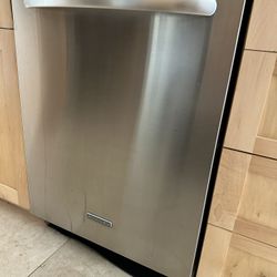 Kitchenaid dishwasher 