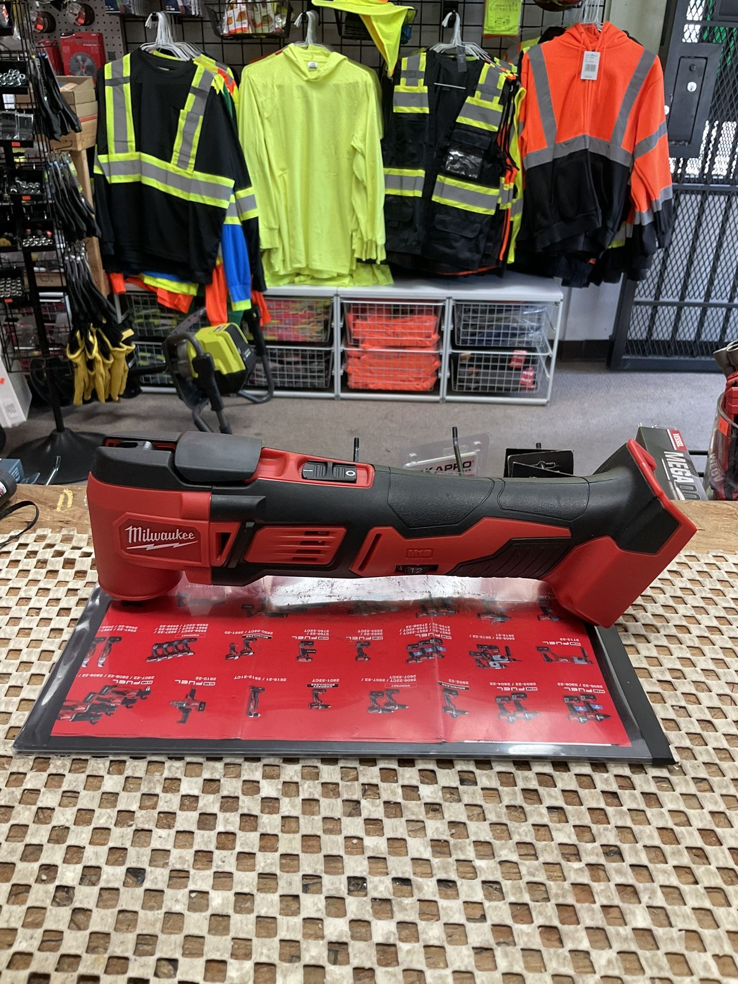 Milwaukee M18 18V Lithium-Ion Cordless Oscillating Multi-Tool (Tool-Only)