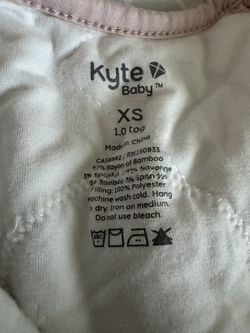 Kyte Baby pink swaddle size xs
