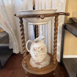 vintage-style decorative washstand set