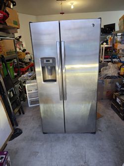 GE Stainless Steel Refridgerator