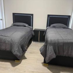 Twin bed 🛌 With Led Lights. Available In White Color Too. 