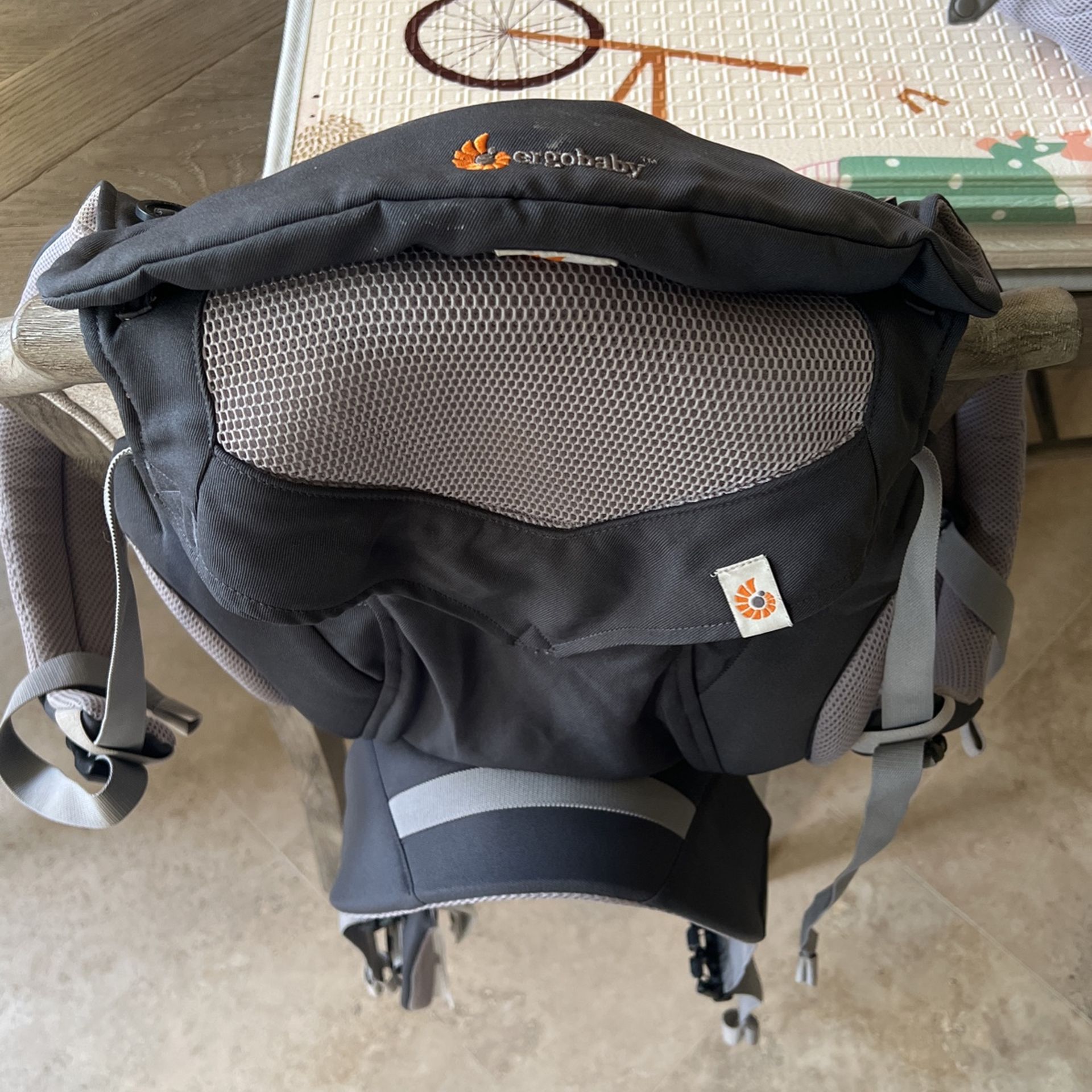 ErgoBaby Carrier With Infant Insert