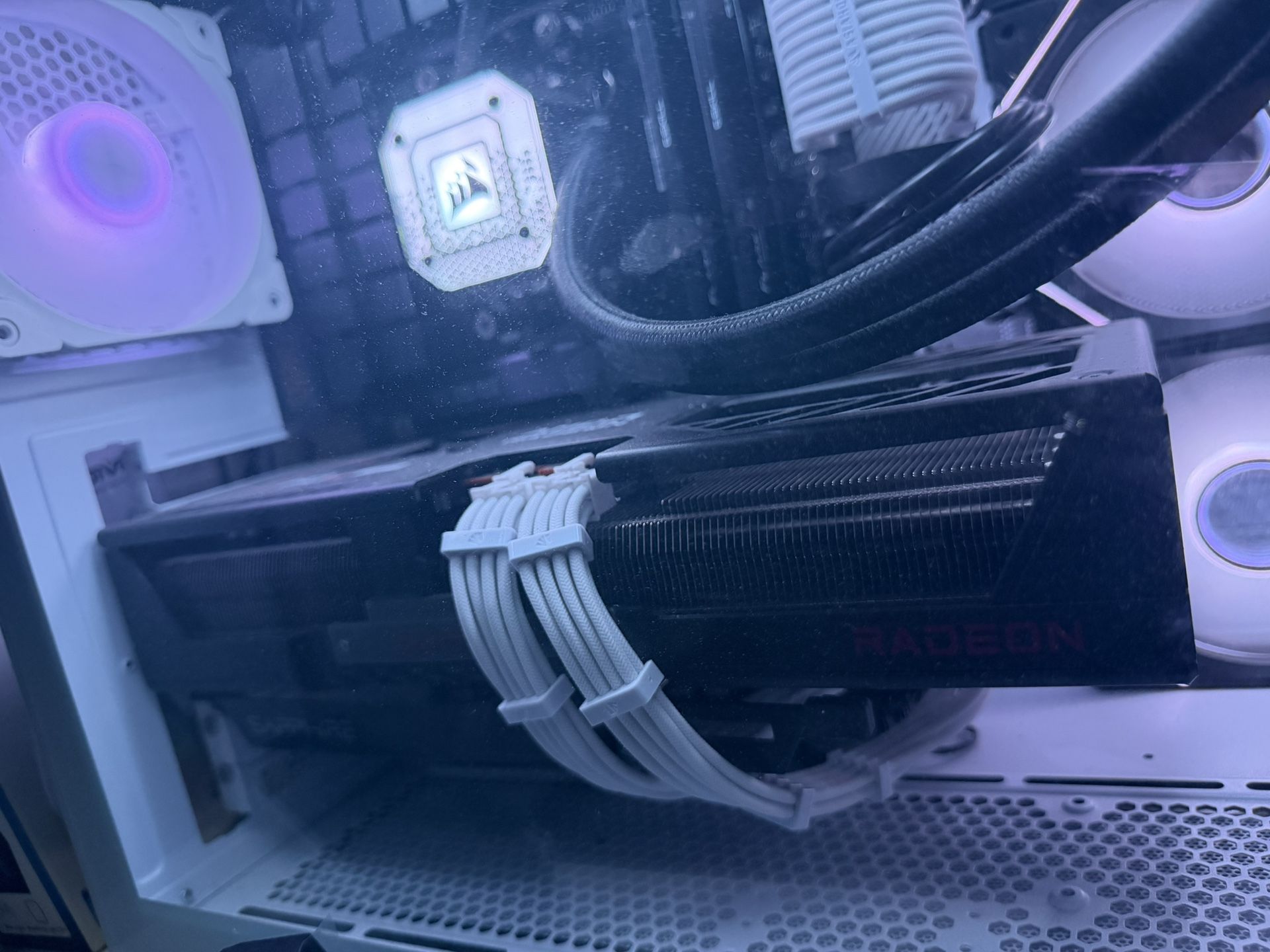RX 9070 XT iPhone 14 Pro Max, And Ps5
