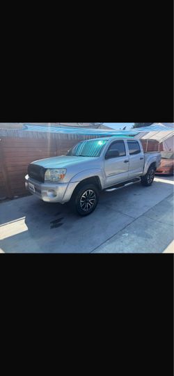 Toyota Tacoma Double Cab Pickup Truck
