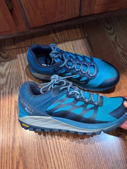 Merrill shoes for women. Vibram. Size 6. Like New