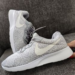 Nike Shoes Size 8 Cm 25 