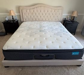 King Mattress and Adjustable Base