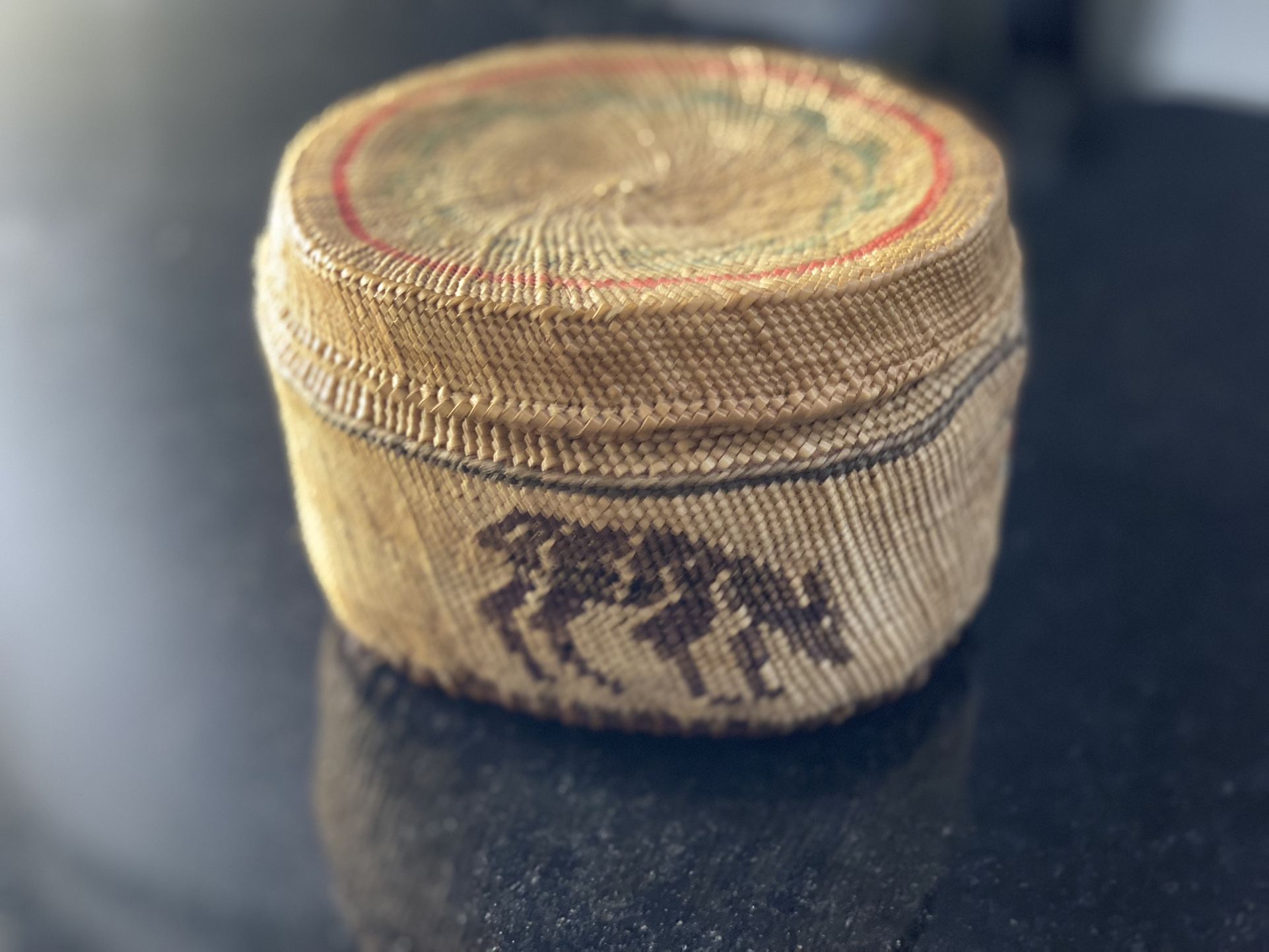 Beautiful Cedar Hand Woven Makah Basket With Lid - Depicts Deer, Laying Deer, And Flower