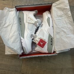 Air Jordan 4 Retro ‘White Oreo’ Size 10