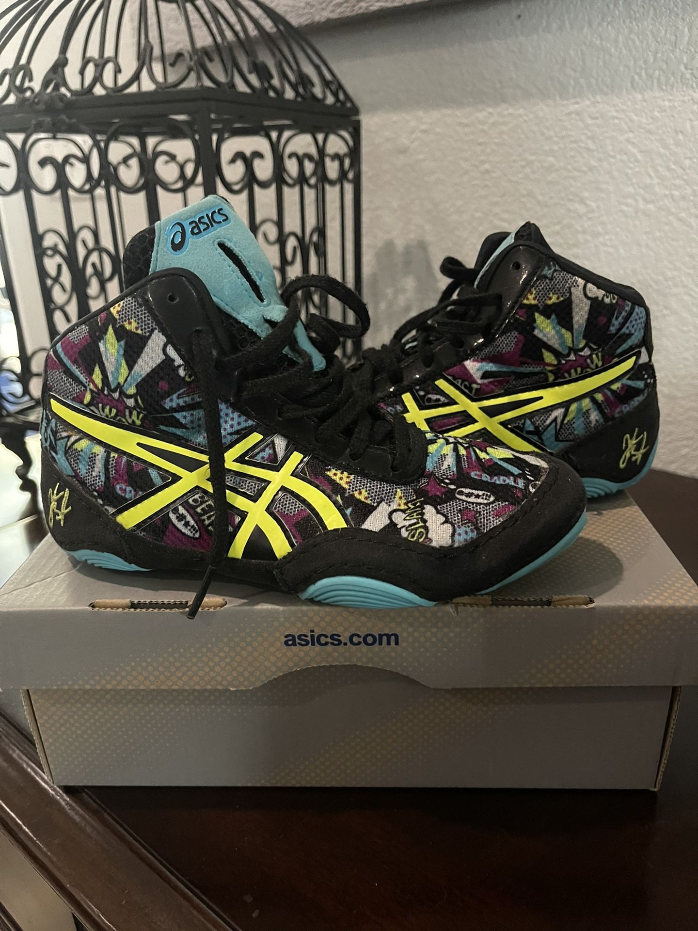 ASICS Size Youth 13 Wrestling Shoes