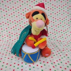 2001 Disney Store Tigger Plush Christmas Decor Winnie the Pooh Sings We Wish You