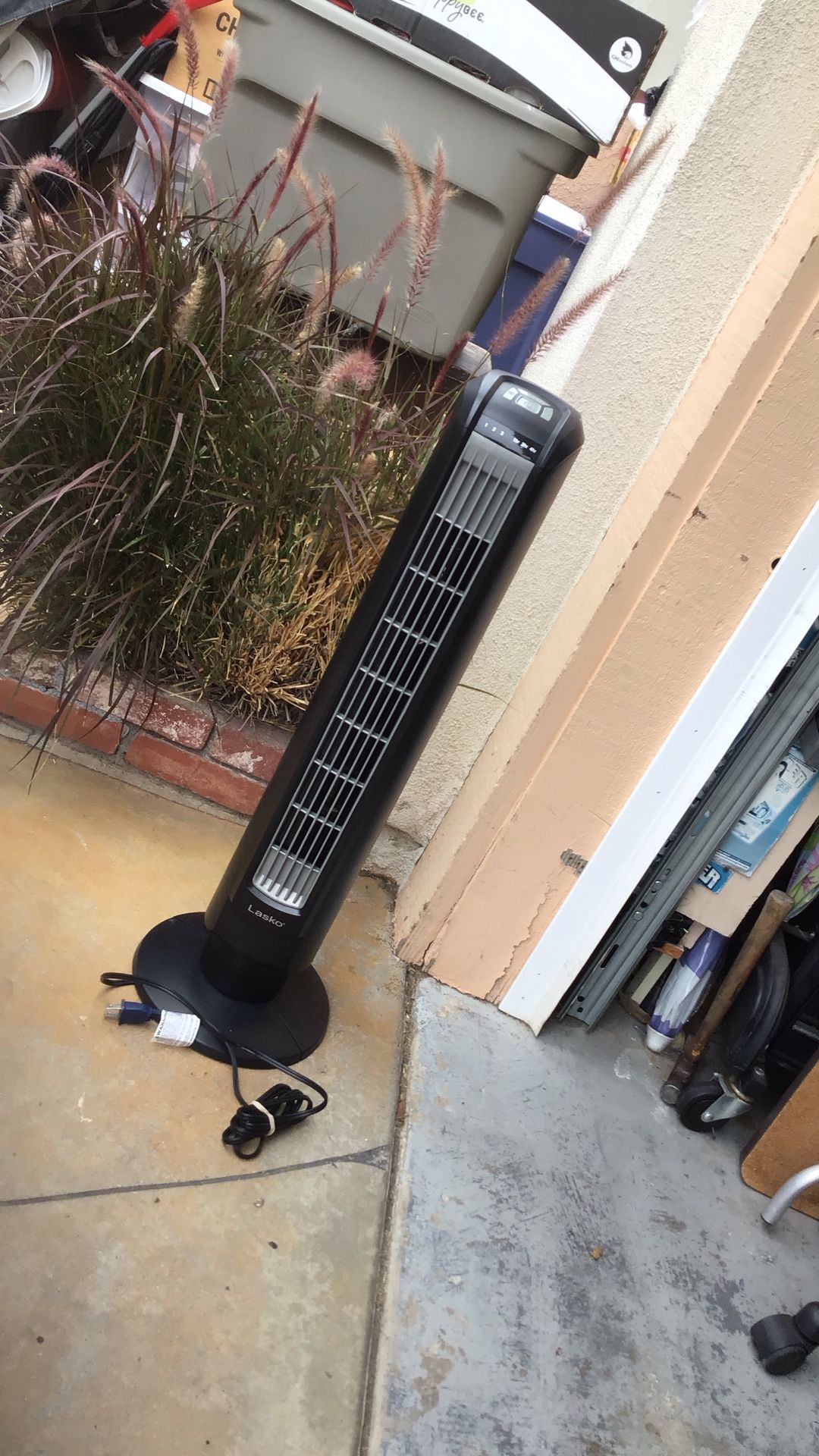 Lasco 32” Tower Fan With Oscillating