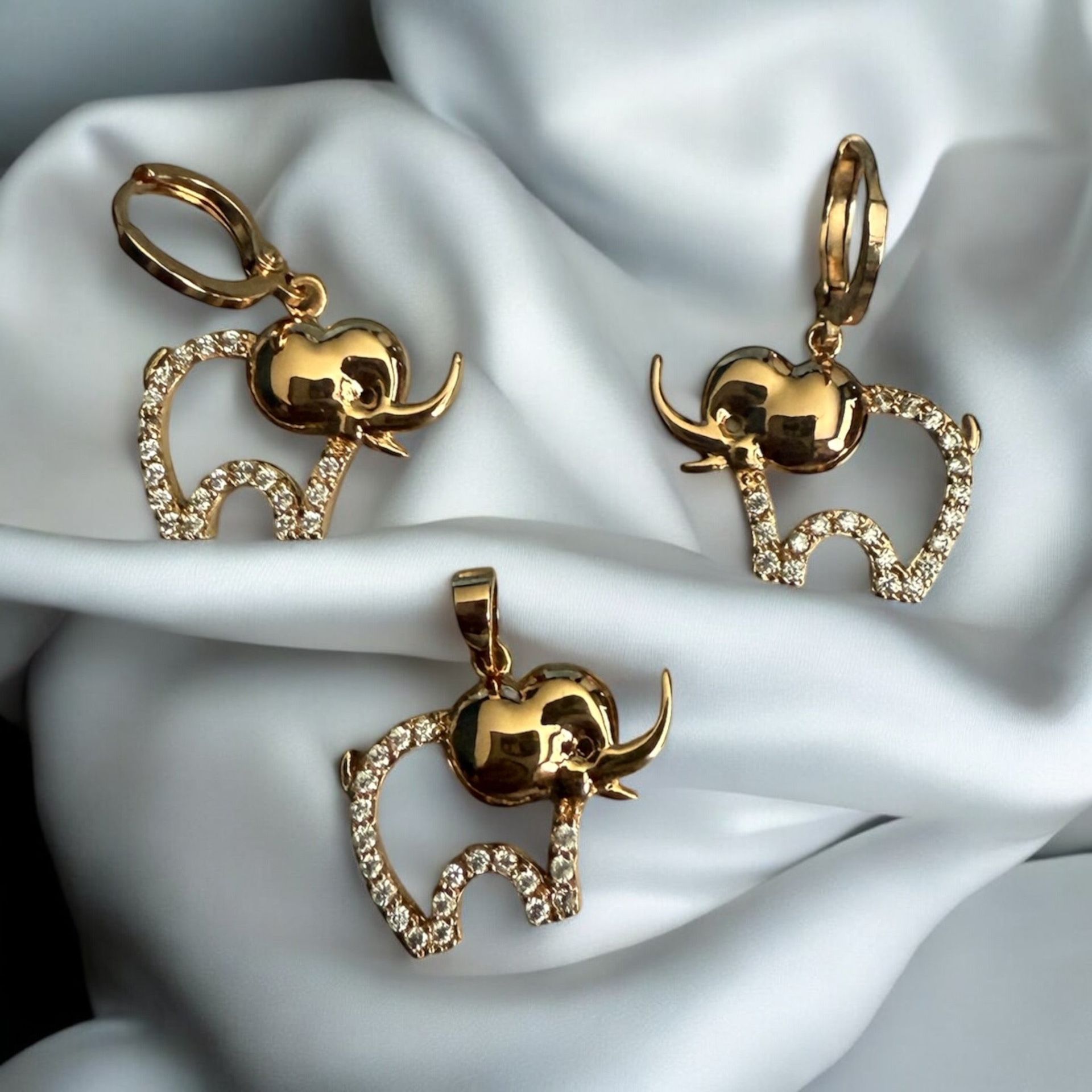 18K Gold Electroplated Pendant And Earrings Set