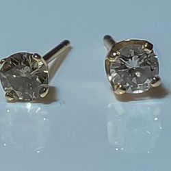 Diamond Gold Stud Earrings 