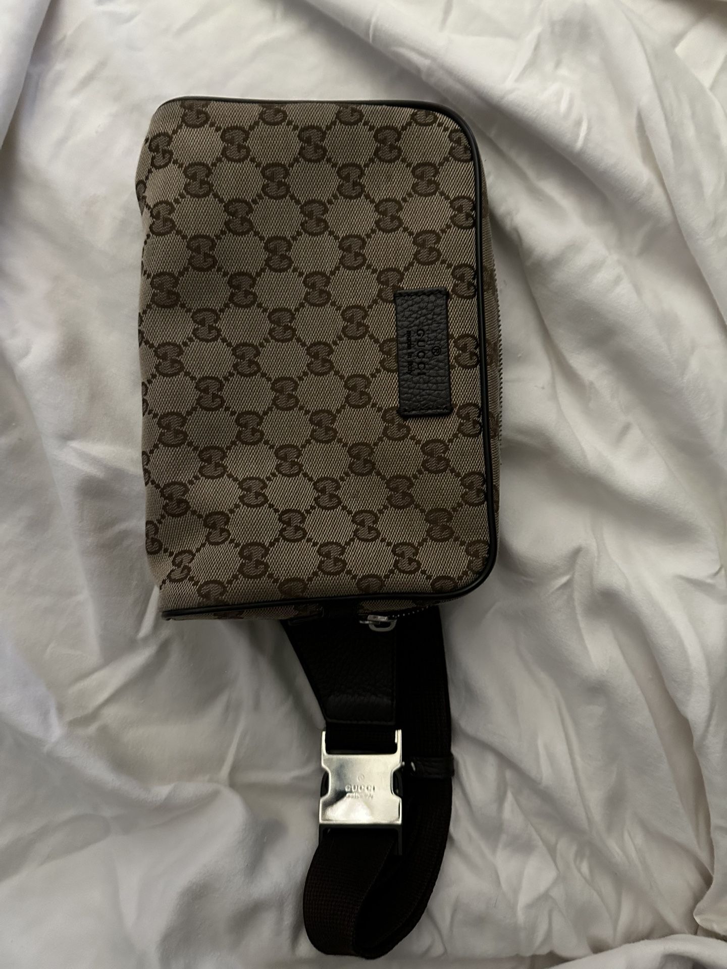 Gucci Belt Bag GG Supreme Small Beige/Black