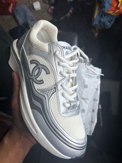 Chanel runners