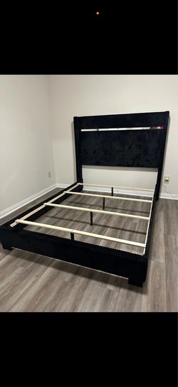 New queen bed frame