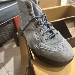Hi-Tec women's hiking boots - Sz 8
