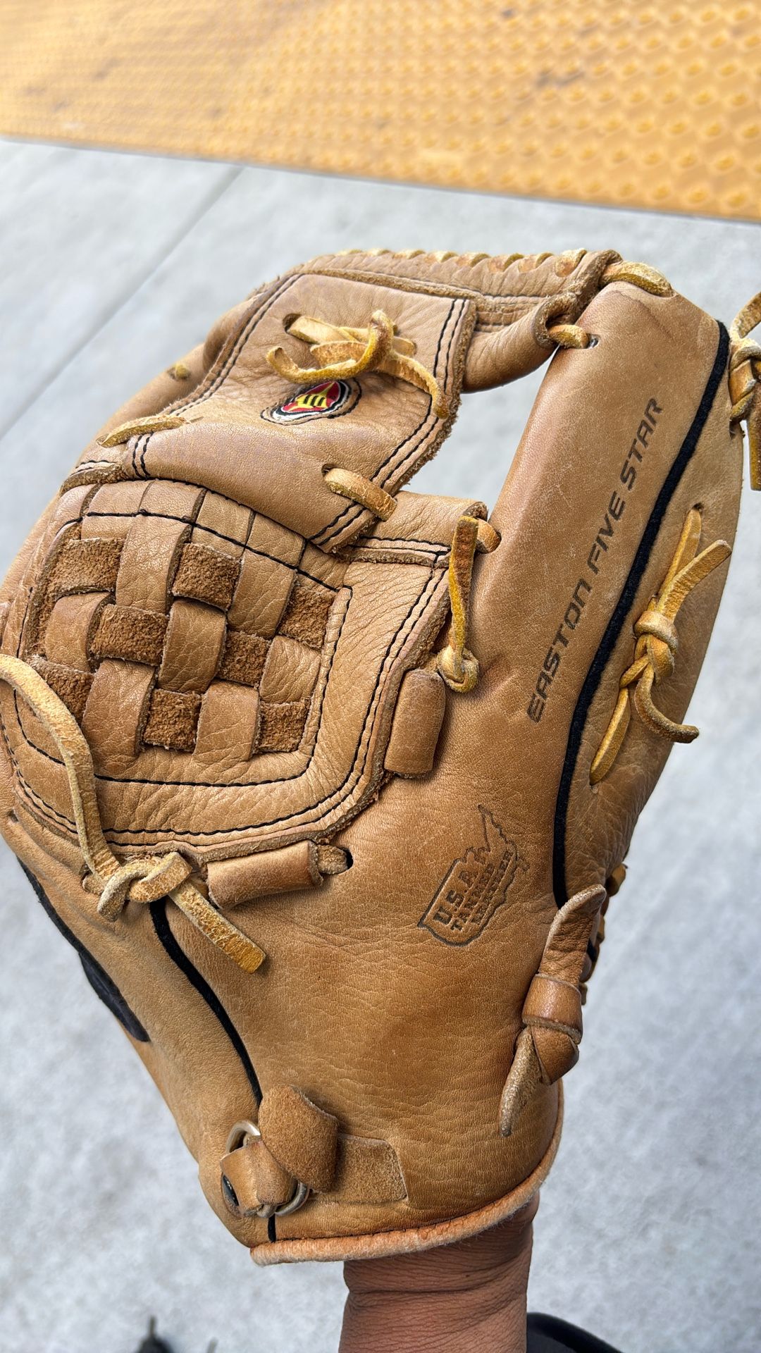 Easton Glove Baseball/Softball