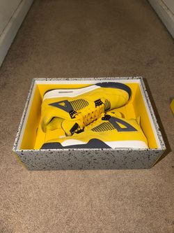 Jordan 4 Lightning Size 10.5 $100‼️