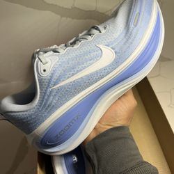 Nike Vomero Plus 