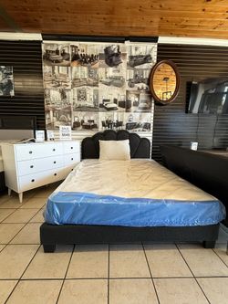 Queen Bed with LED ligjts + Queen Mattress