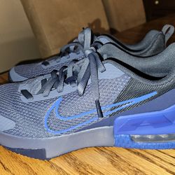 NIKE Air apha 6 mens workout shoe size 11 like new