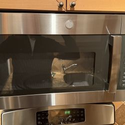 GE Microwave 1.9 CU Ft