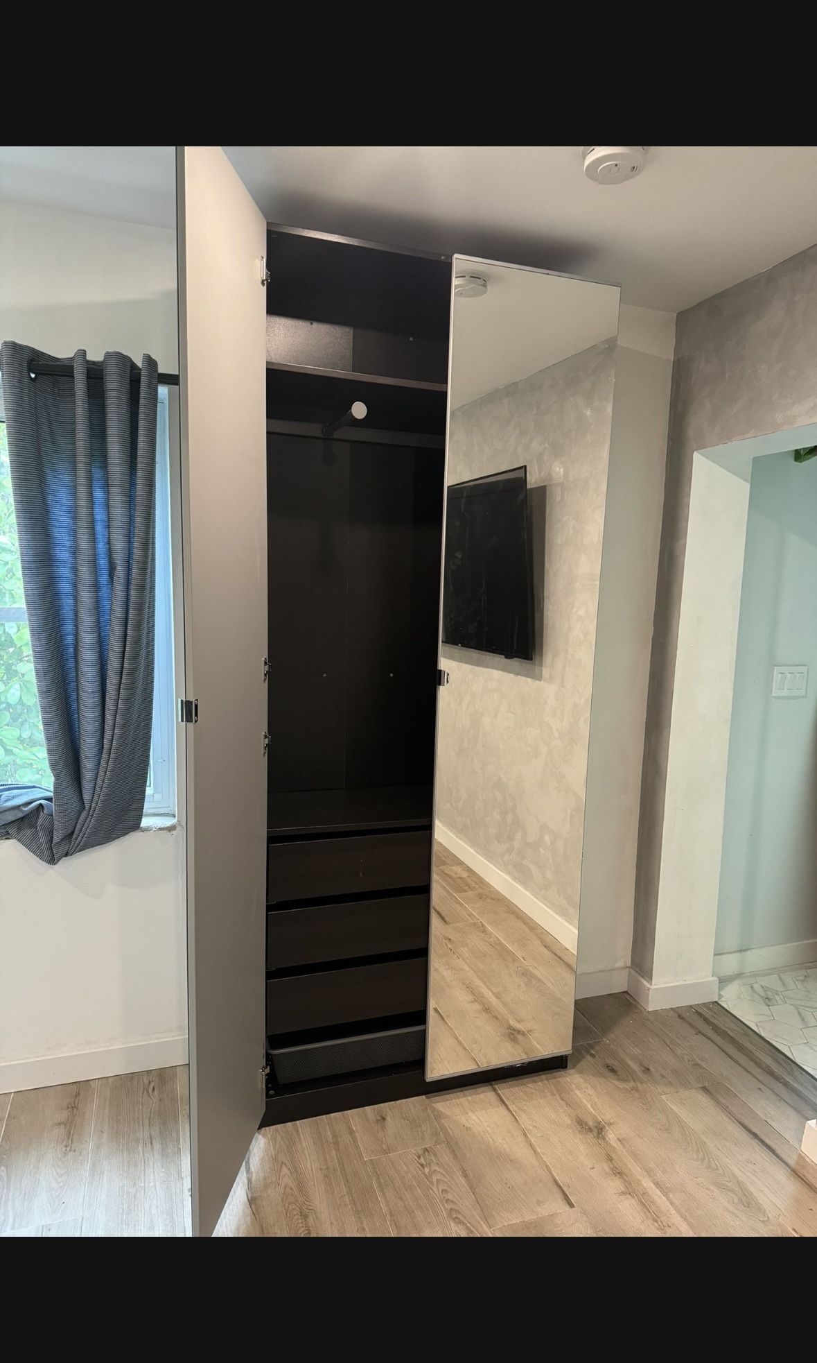 Ikea pax wardrobe With Mirror Doors