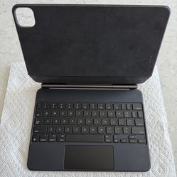 Apple Magic Keyboard for iPad Pro/Air 11”