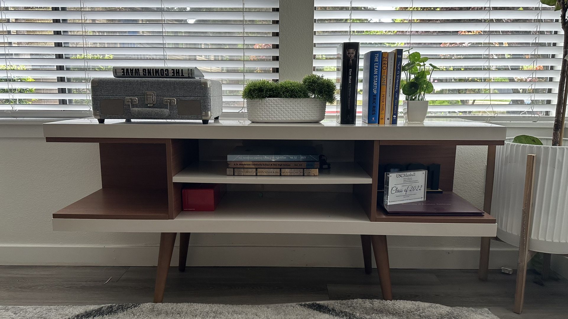 Beautiful Modern White Wooden TV Stand / Decor Table