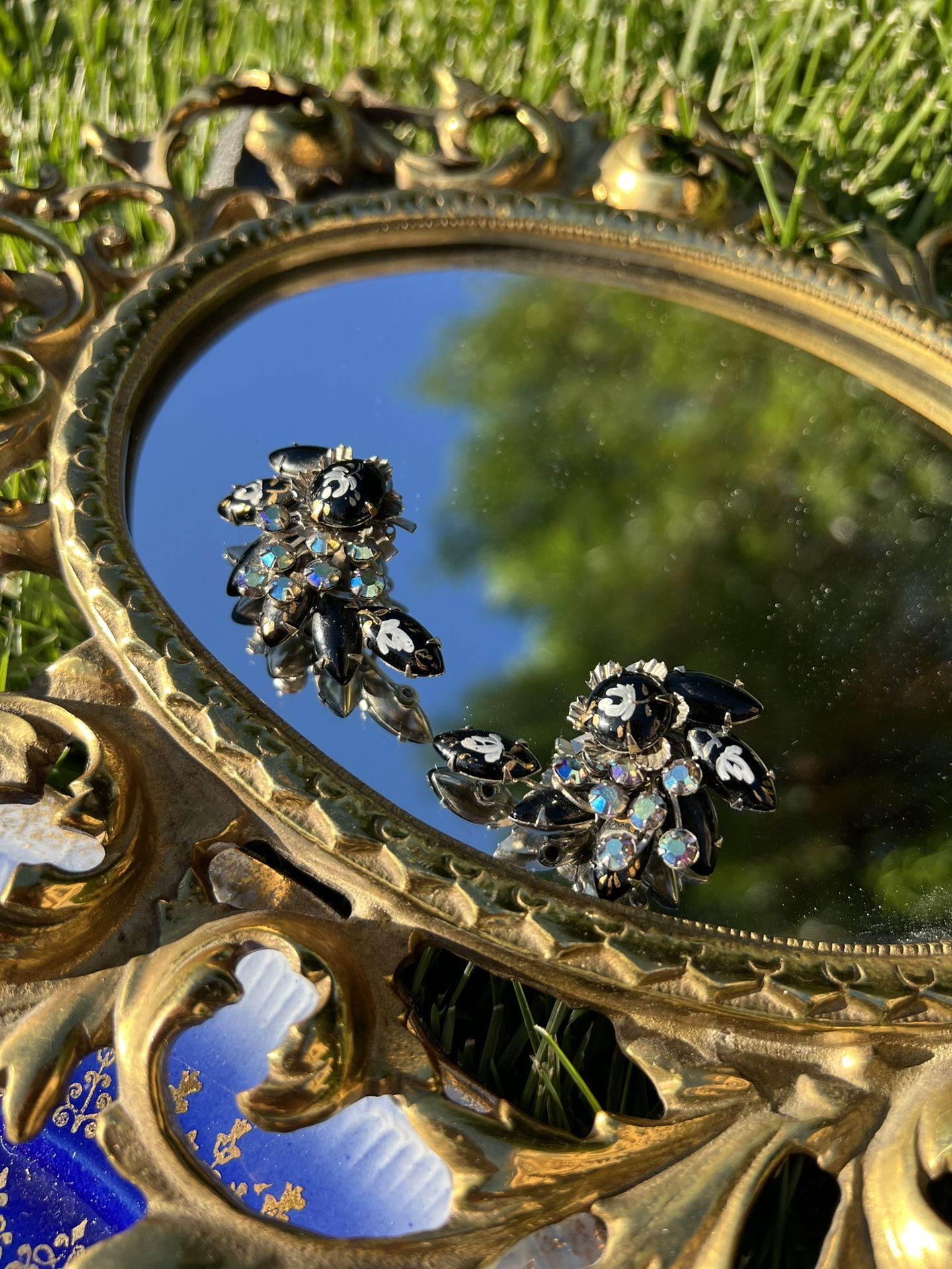 Vintage Black Art Glass Rhinestone Clip Earrings – 1950s/60s