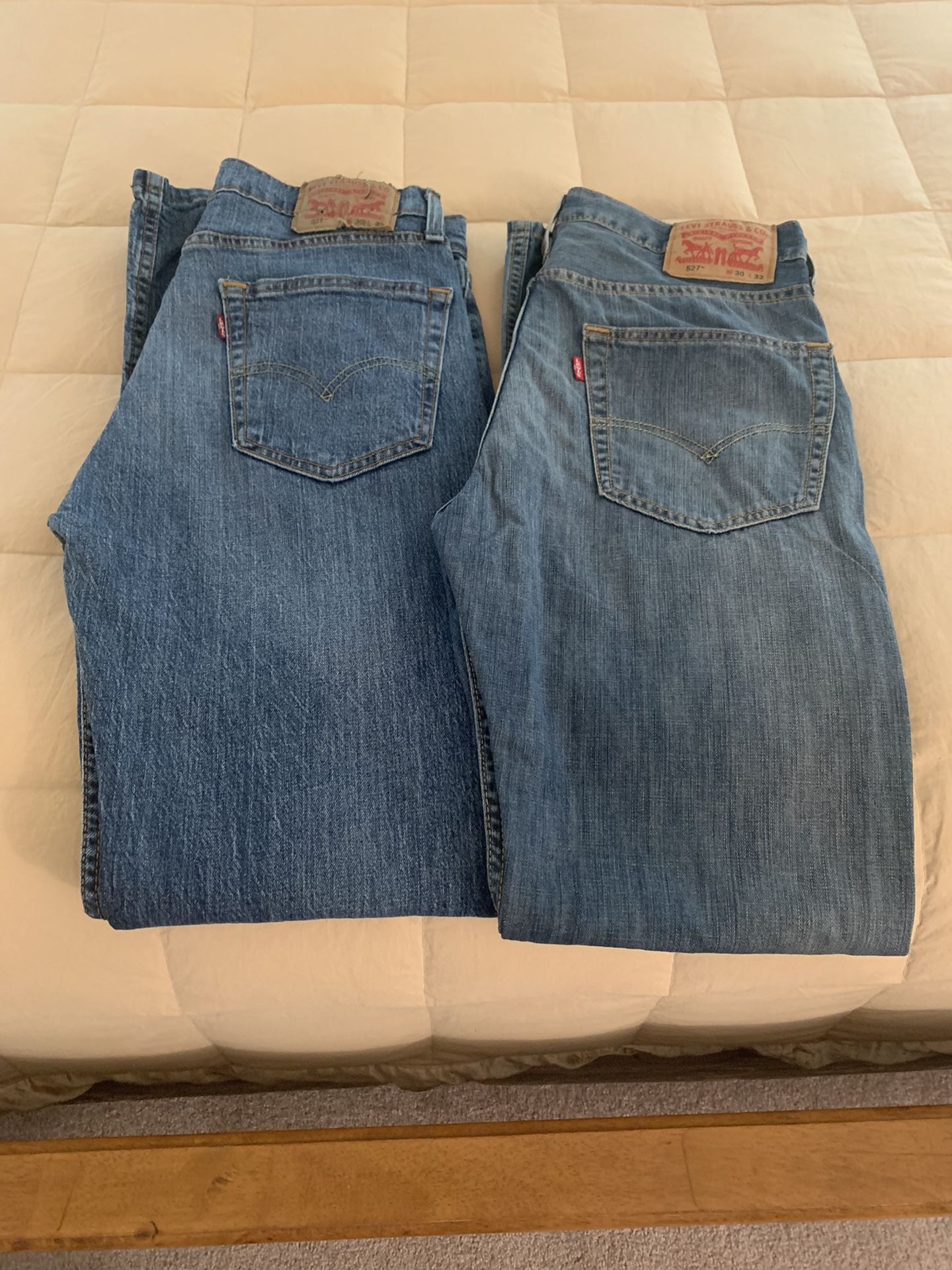 2 Pair Of Almost  New Levi's Men's Jeans  