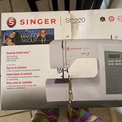 BRANDNEW Singer Sewing Machine SC220