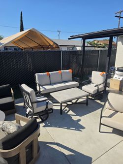 LIKE NEW Costco SunVilla Abington 4-Piece Patio Seating Set (MSRP $1,779) Delivery Available