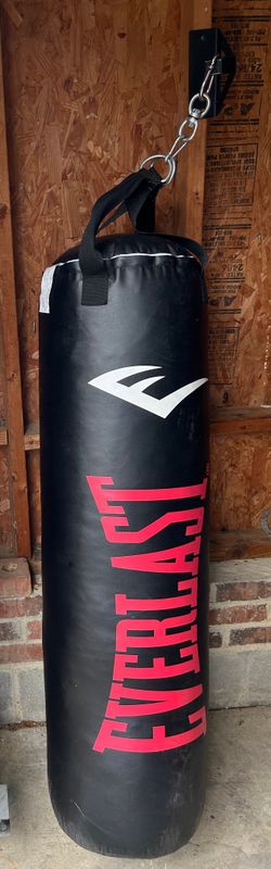 Everlast Elite Nevatear 100 lb. Heavy Bag, gloves included