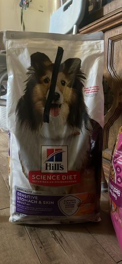 Hill's Science Diet Adult Sensitive Stomach & Sensitive Skin Chicken Recipe Dry Dog food.