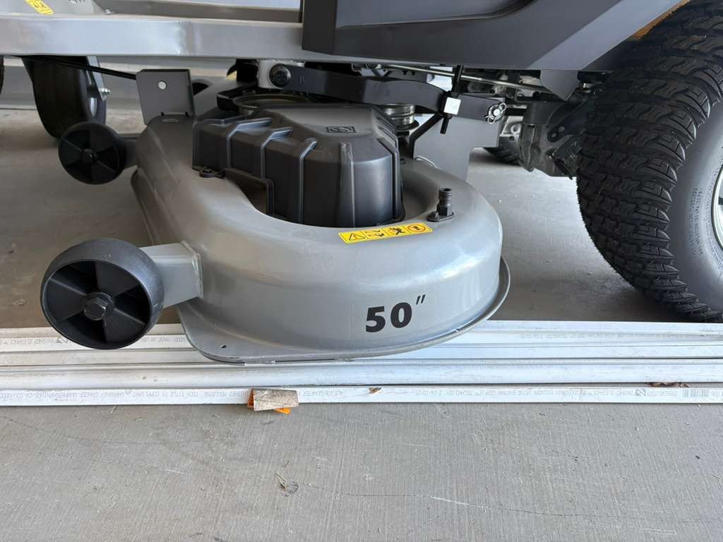 Cruz XD 50 in. 22.0 HP 724cc EXi2200 Series Briggs and Stratton Engine Dual Hydrostatic Drive Gas Zero Turn Mower