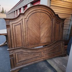Premium 4 Piece Bedroon Set For Sale