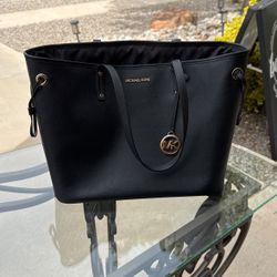 Black Michael Kors bag 