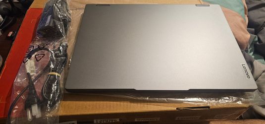 Brand new Lenovo Idealpad 5 2-in-1 Ryzen 7 8845HS 1TB