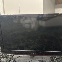Samsung 32” TV