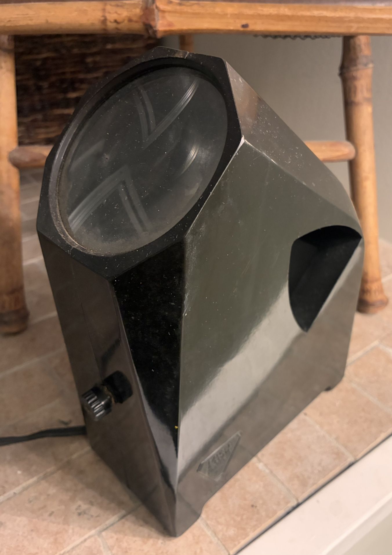 Slide/Film Magnifying Projector