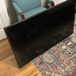 Samsung 55” 4K Smart TV + Wall Mount + Remote