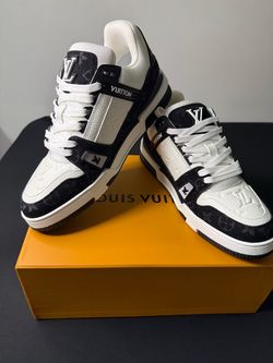 LV black and withe sneakers US 10