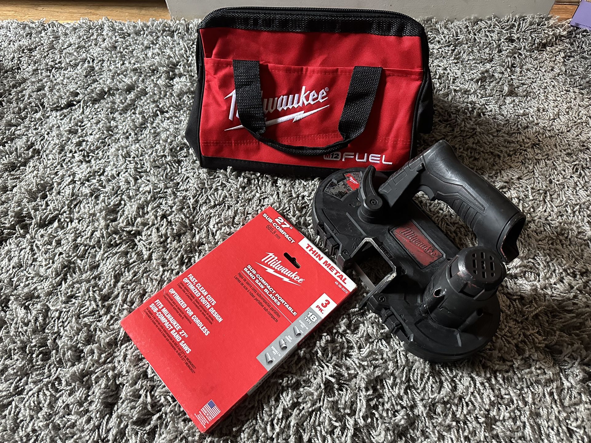 Bend Saw M12 Milwaukee With Blade And Bag