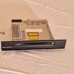 BMW CD53 AUX  E39 525i, 528i, 530i, E53, X5 in dash CD player OEM